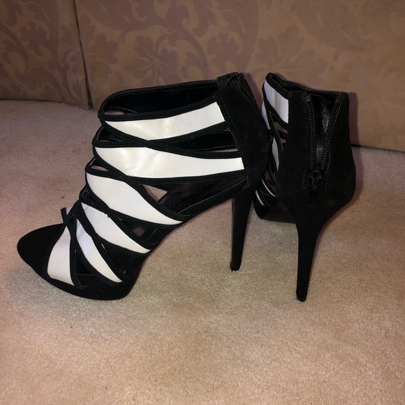 Carlos Santana Heels - Picture 3 of 5